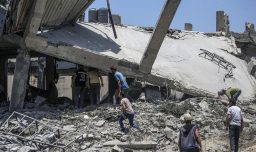 Cifra de muertos en Gaza supera los 54 mil en medio de desplazamientos masivos y bloqueo sanitario por parte de Israel